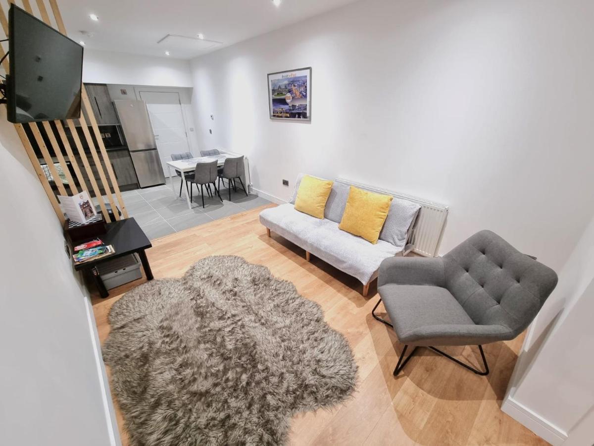 Lmk, Spacious 1 Bedroom Ground Floor Apartment, Ev Charger, Free Parking Wi-Fi, Great Location Belfast Exterior foto